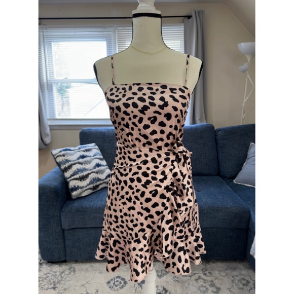Princess Polly Dresses & Skirts - Princess Polly Wrap Dress
